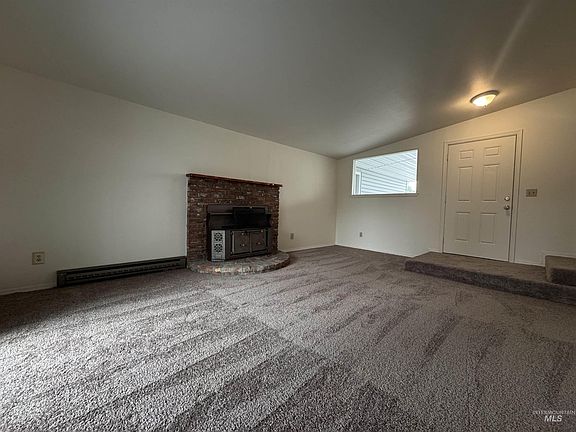 4th image of 2053 Sherry Dr