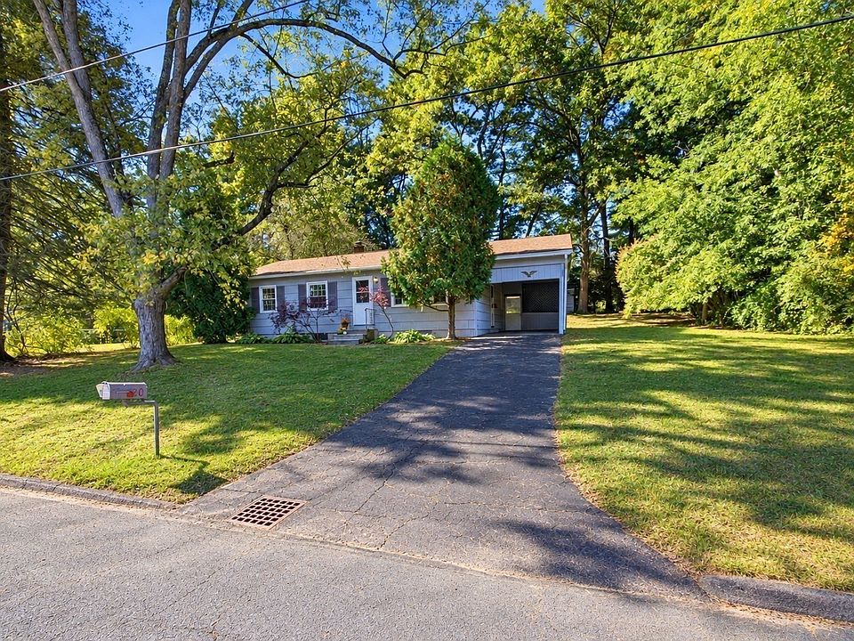 1st image of 20 Deerfield Dr