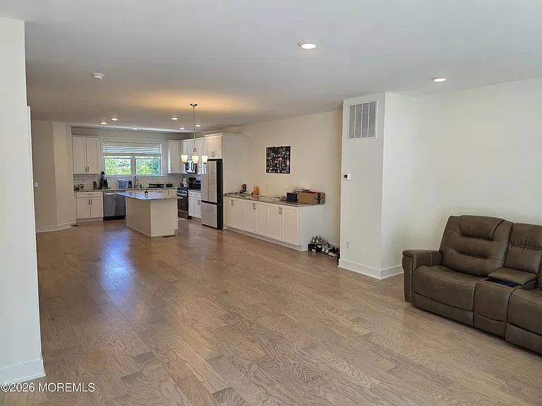 156 W Front St #9 — Photo 13