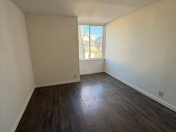 3rd image of 319 27th Ave APT 3