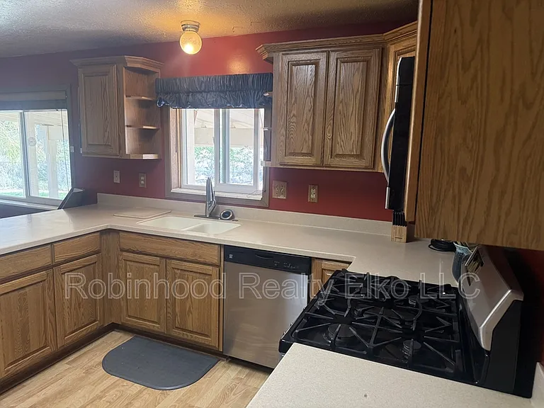 942 Bronco Dr — Photo 15