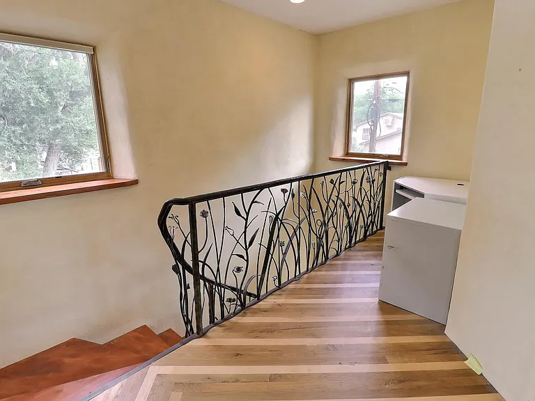 345 Niagara Ave — Photo 11