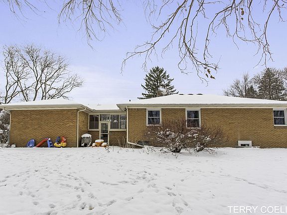 2nd image of 186 Collindale Ave NW