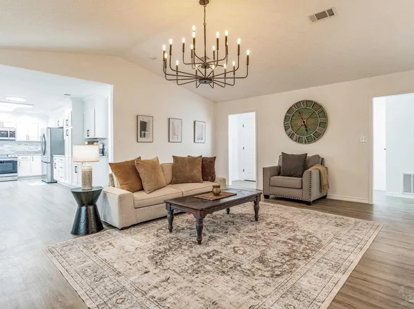 3865 Paradise Bay Dr, Gulf Breeze, FL 32563