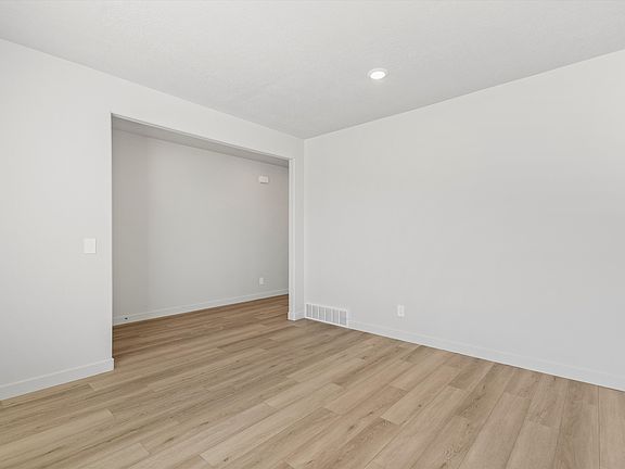 SLC_Aspen_ 4251_Office-Room_A_959-N-160-East-Santaquin-UT.jpg
