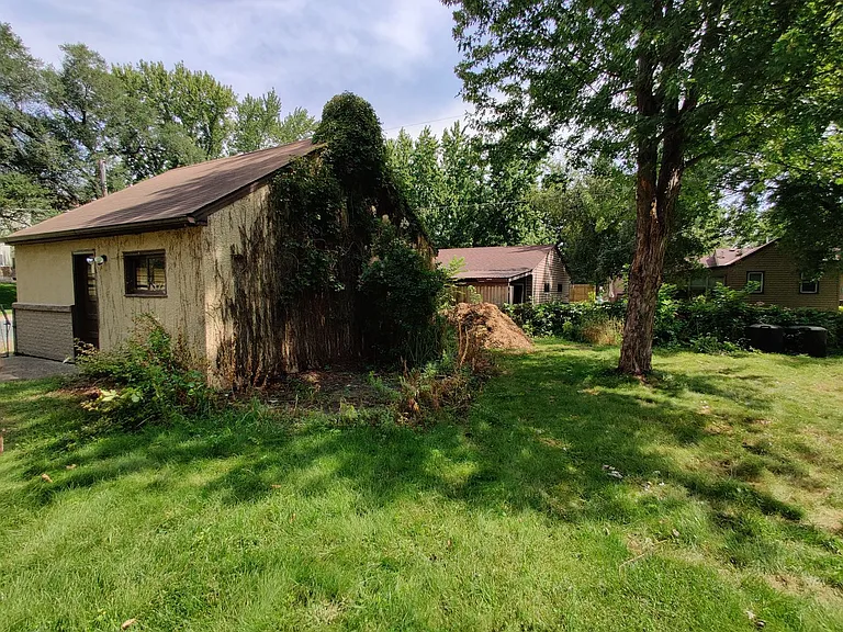 8701 Wentworth Ave S — Photo 3