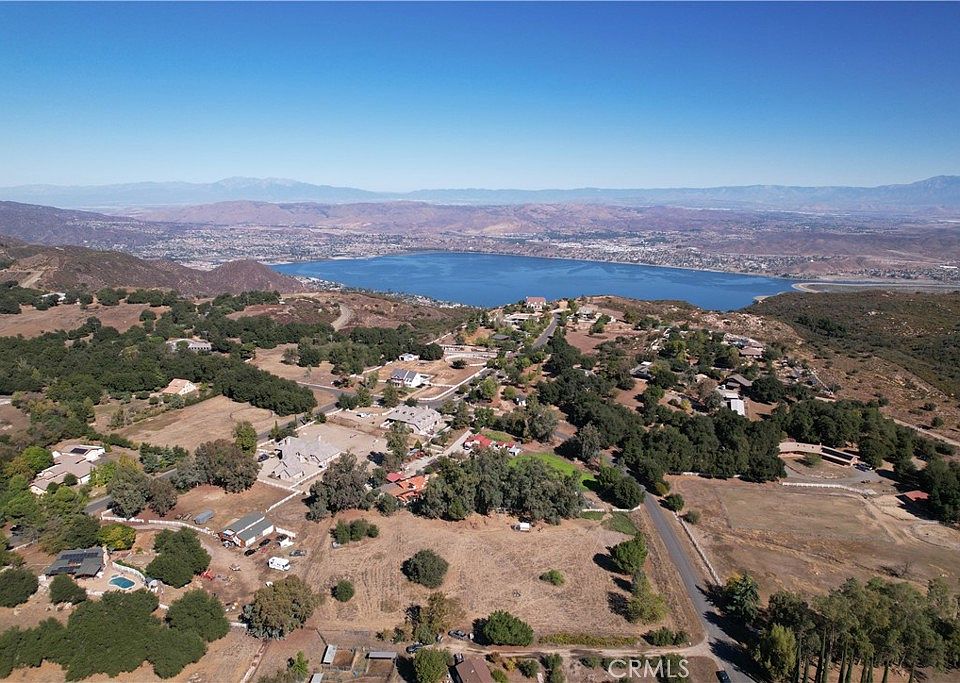 1st image of 0 Rodeo Rd #33