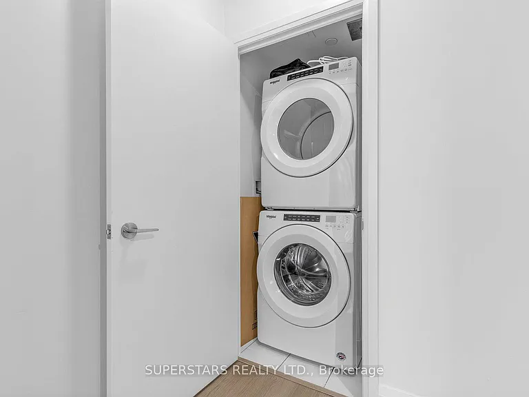 77 Mutual St #611 — Photo 11