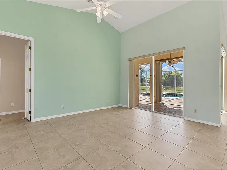 15077 Acorn Cir — Photo 4