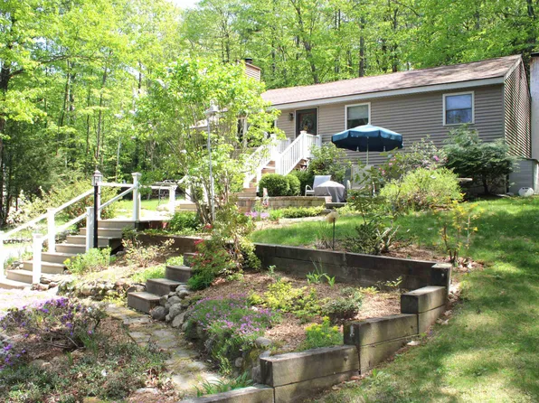 11 Dear Lane, Milford, NH 03055