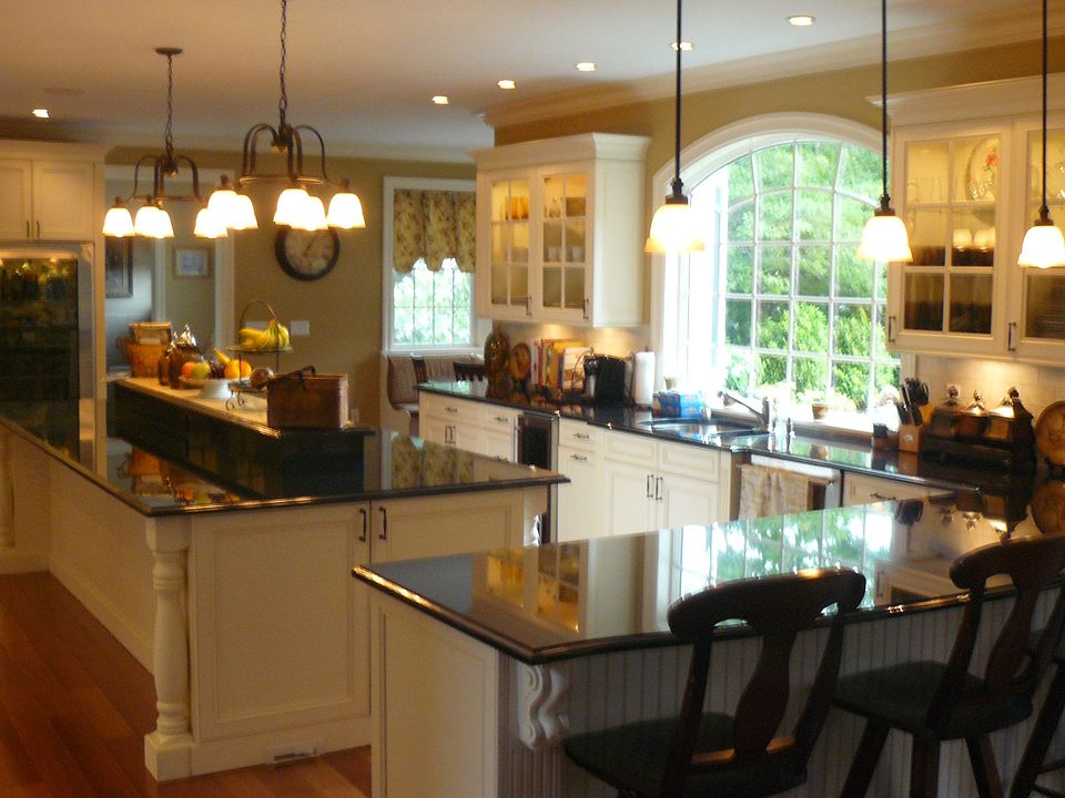 2nd image of 473 Lakeview Ave