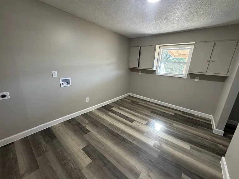118 Harrys Dr — Photo 10