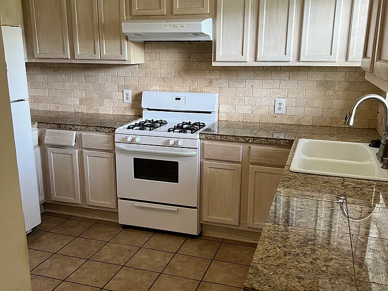 3650 Greenway Pl — Photo 3