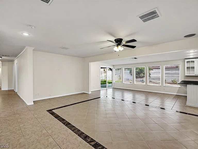 3645 Forestcrest Dr — Photo 9
