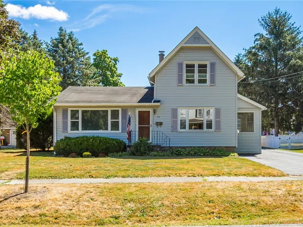 35 Coville St, Victor, NY 14564