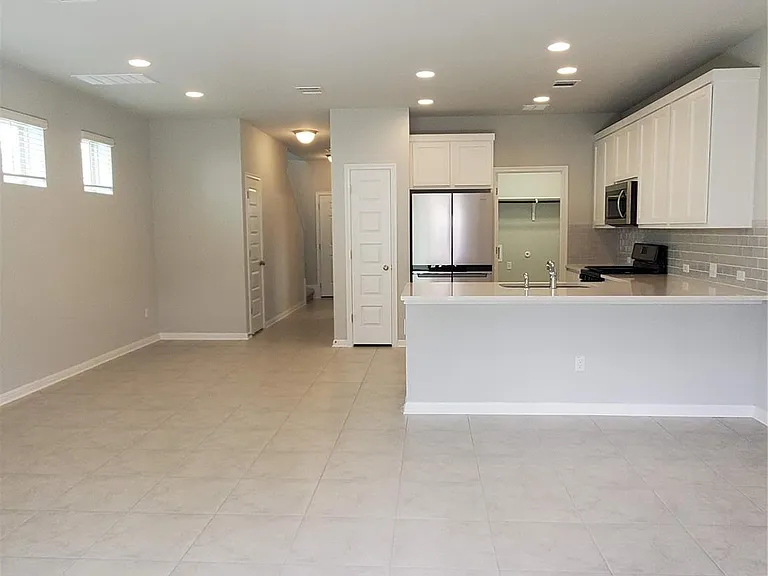 1717 Fountain Bridge Dr — Photo 15