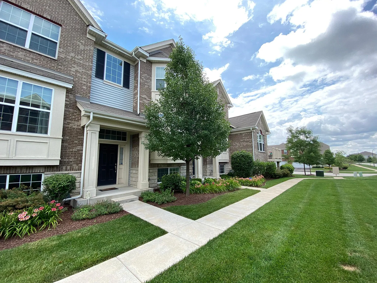 2873 Henley Ln — Photo 3