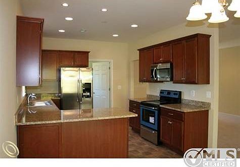 Kitchen 1.JPG