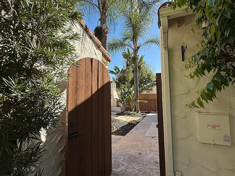 11959 Fuerte Dr — Photo 10
