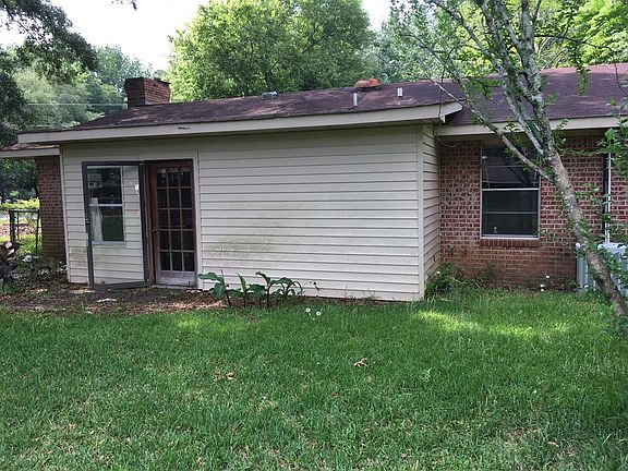 2nd image of 137 Cypress Ln
