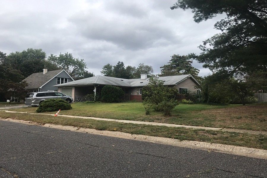 2nd image of 69 Babbitt Ln