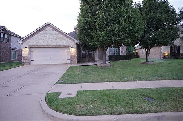 1st image of 4507 Woodcrest Ln