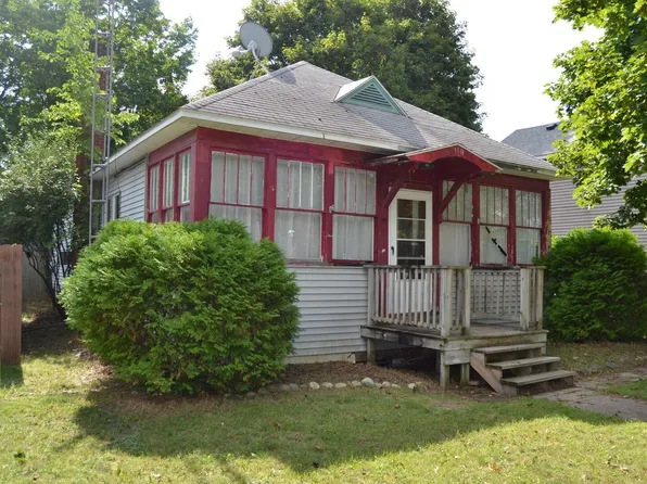 110 S 5th St, Roscommon, MI 48653