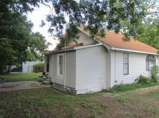 703 N Gardner St, Whitewright, TX 75491