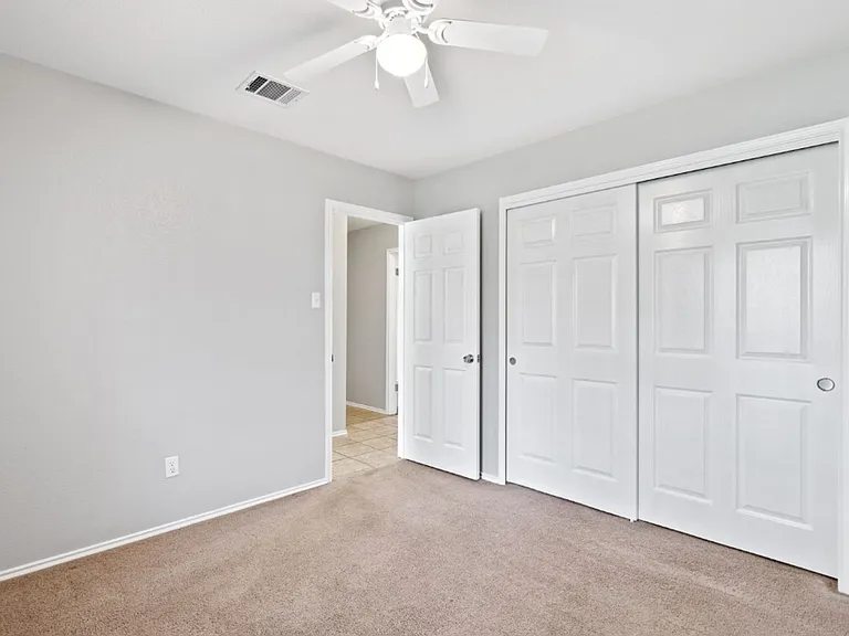 1514 Royce Ln — Photo 17