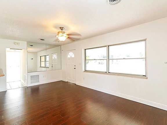 3rd image of 271 Orange Terrace Dr