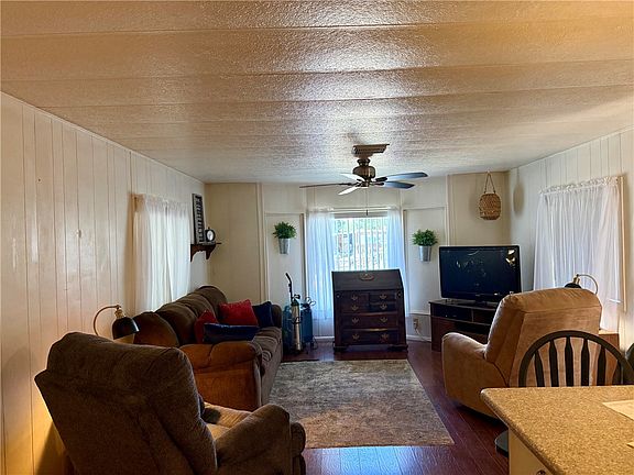3rd image of 3036 E Packard Avenue