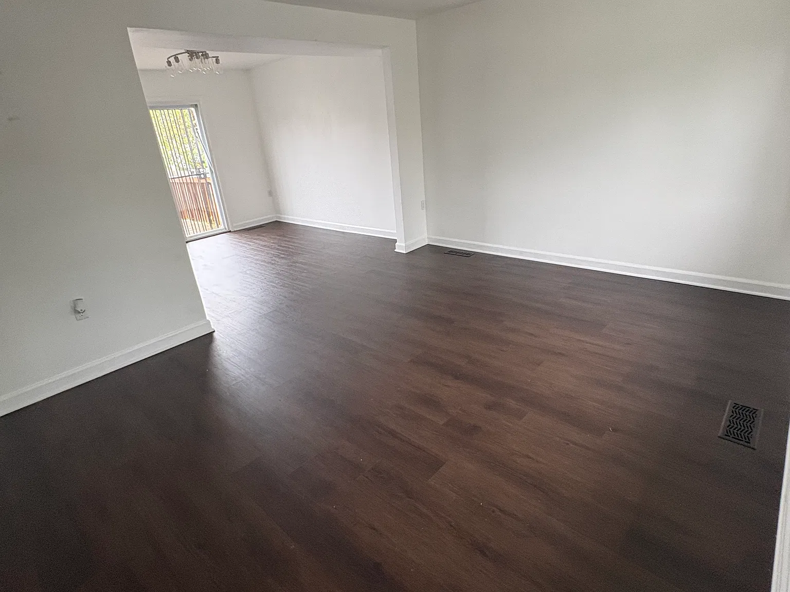 3 bed, 2.5 bath, 1859 sqft, $2,900 — Photo 2