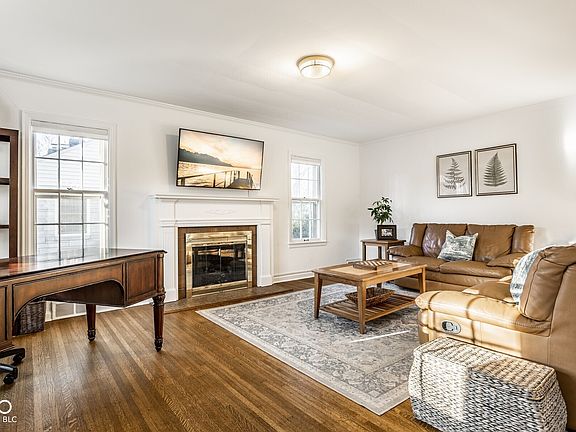 3rd image of 7034 N Park Ave