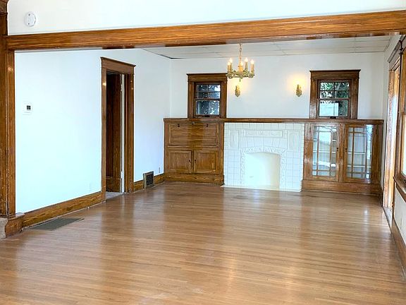4th image of 1301-1307 S Averill Ave #1409