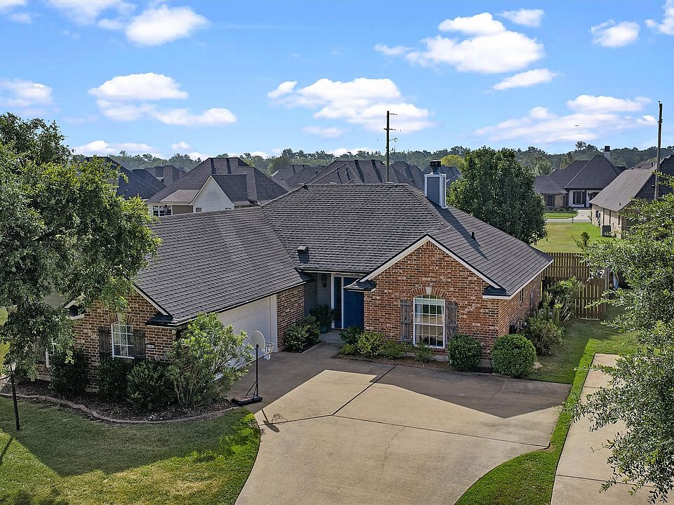 1st image of 1602 E Belle Haven Dr