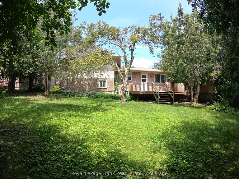 1167 Weller St #MAIN FLOOR — Photo 2