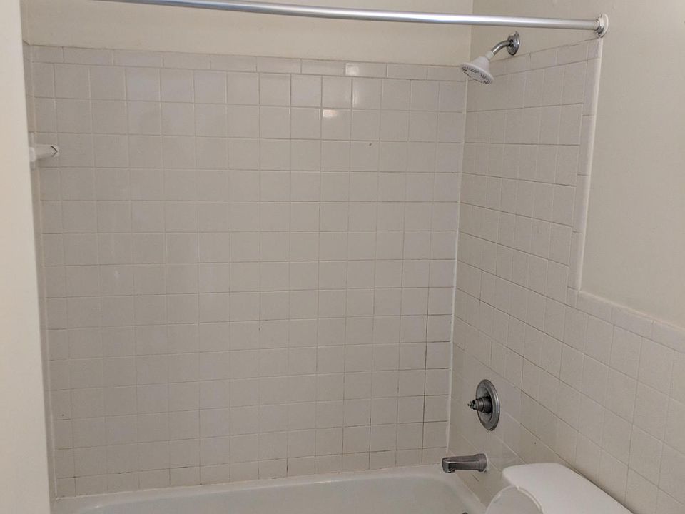 2nd image of 25 Vine St APT 1