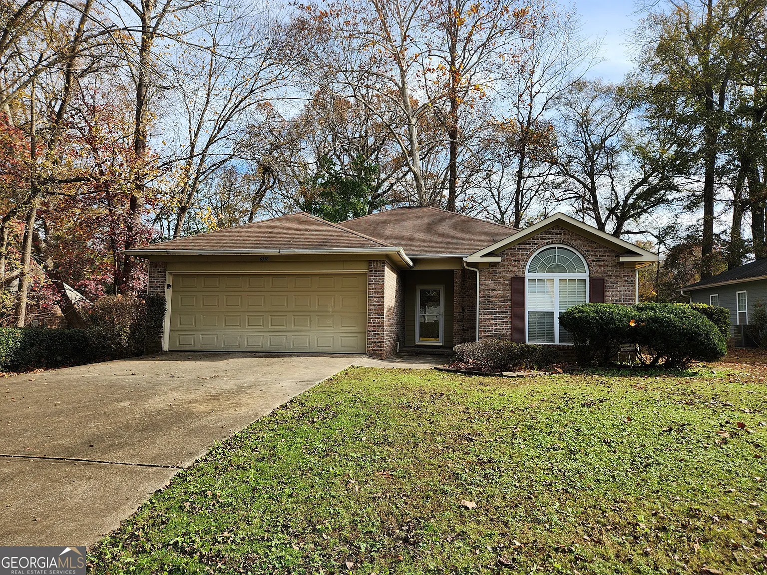 6336 Charter Oaks Cir photo 1