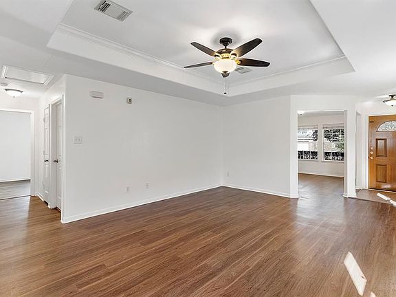 3rd image of 14415 Groveleigh Ln