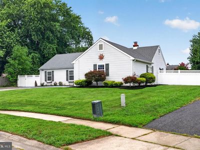 8 Holmes Ln, Marlton, NJ, 08053