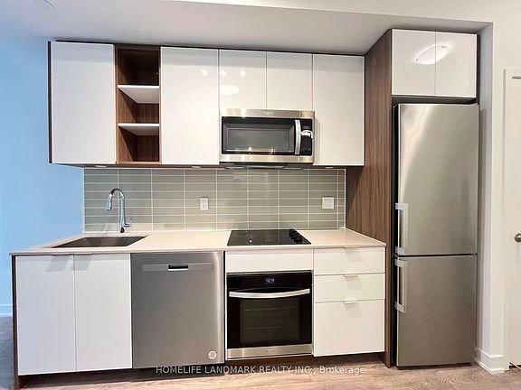 4th image of 543 Richmond St W #814