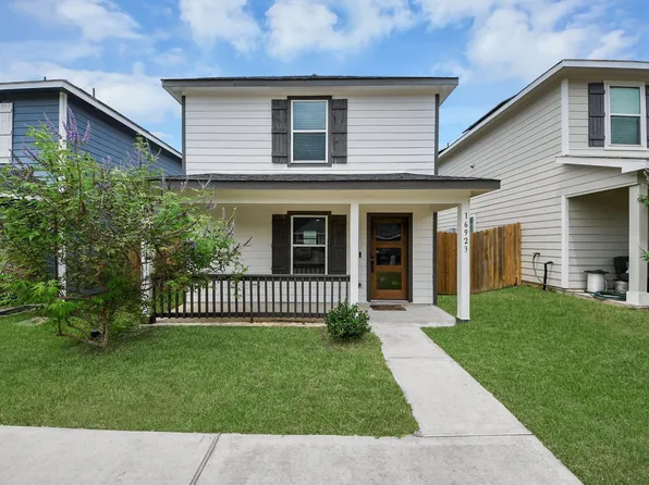 16923 Marie Village Dr, Conroe, TX 77306
