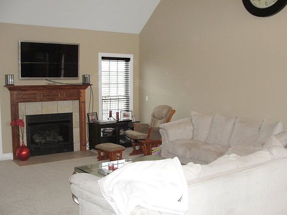 5th image of 10893 Broadacre Dr