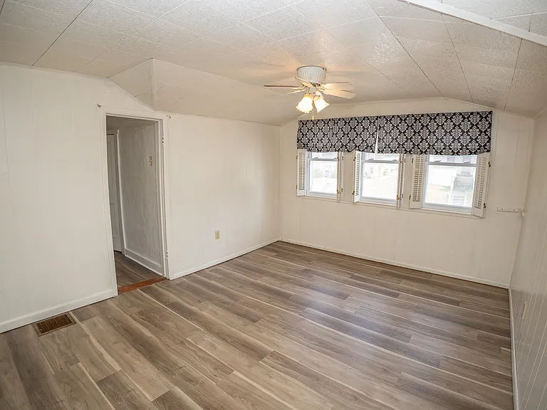 1112 E Miller St #B — Photo 9