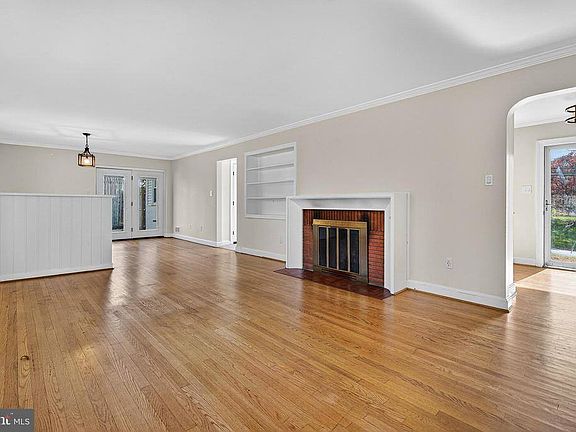 3rd image of 7 Shaw Ave