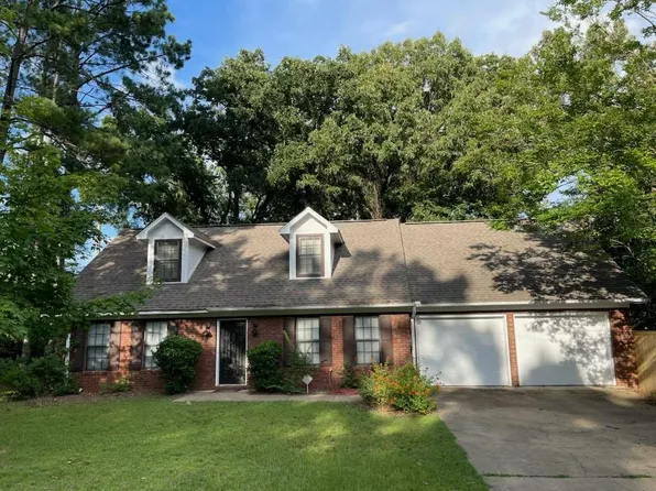 704 Ridgewood Manor Dr, Oxford, MS 38655