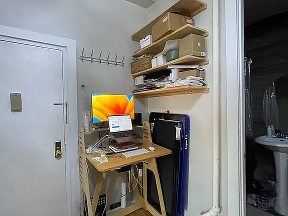 4th image of 18 Irving Ave APT 1D