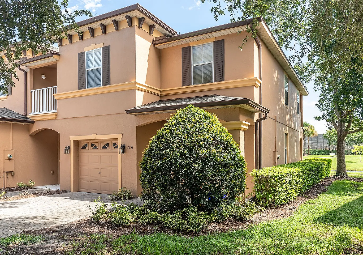 Super Location For This 2 Story 3 Bdrm Townhouse!! — Photo 1