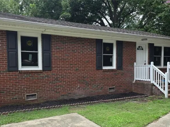 904 McKinley Ave, Chesapeake, VA 23324