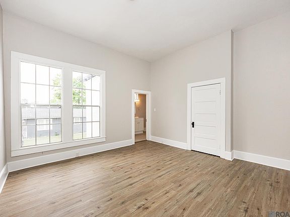 3rd image of 835 Maximillian St